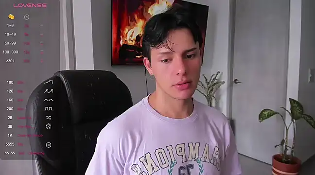 Snapshot of Alexxblue chatting on 12-18-24, 06:14 Alexxblue online show from 12-18-24, 06:14