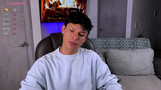 Snapshot of Alexxblue chatting on 02-18-25, 03:41 Alexxblue online show from 02-18-25, 03:41