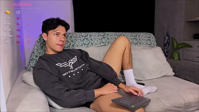 Snapshot of Alexxblue chatting on 02-11-25, 02:03 Alexxblue online show from 02-11-25, 02:03