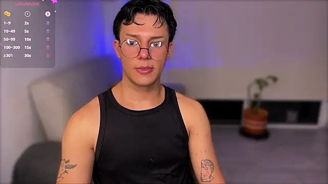 Snapshot of Alexxblue chatting on 03-03-26, 02:40 Alexxblue online show from 03-03-26, 02:40