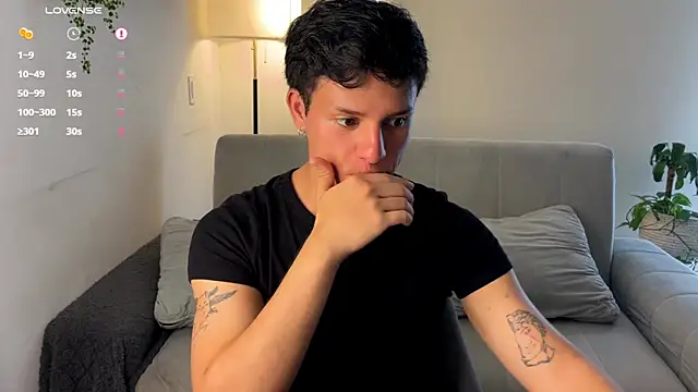 Snapshot of Alexxblue chatting on 11-14-25, 07:06 Alexxblue online show from 11-14-25, 07:06