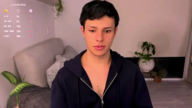 Snapshot of Alexxblue chatting on 10-08-25, 02:35 Alexxblue online show from 10-08-25, 02:35