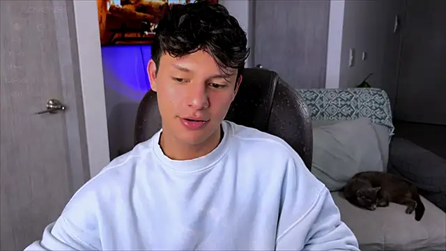 Snapshot of Alexxblue chatting on 02-18-25, 08:36 Alexxblue online show from 02-18-25, 08:36