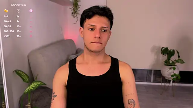 Snapshot of Alexxblue chatting on 10-11-25, 02:56 Alexxblue online show from 10-11-25, 02:56