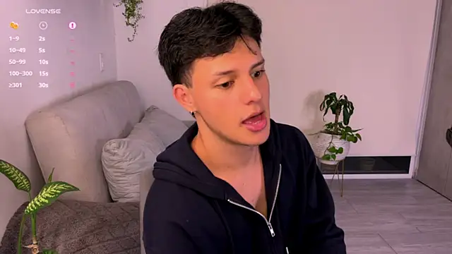 Snapshot of Alexxblue chatting on 10-15-25, 02:54 Alexxblue online show from 10-15-25, 02:54