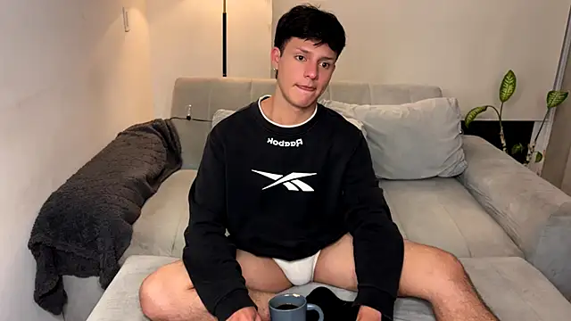 Snapshot of Alexxblue chatting on 12-02-25, 09:11 Alexxblue online show from 12-02-25, 09:11