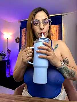 Alessandra Schmoll online show from 11-20-25, 01:12