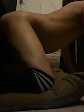 Snapshot of ElPollo77 chatting on 02-06-26, 07:37 ElPollo77 online show from 02-06-26, 07:37