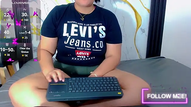 brunnette hot online show from 04-23-26, 11:16