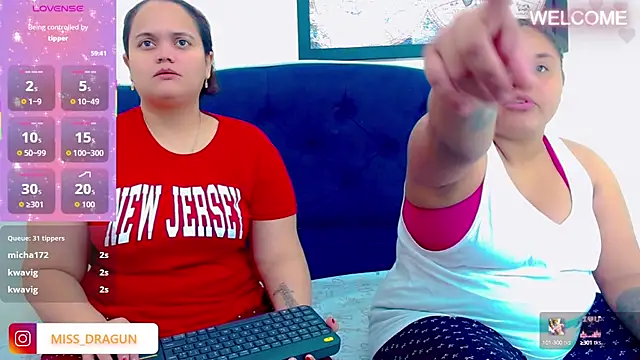 brunnette hot online show from 10-12-25, 11:11