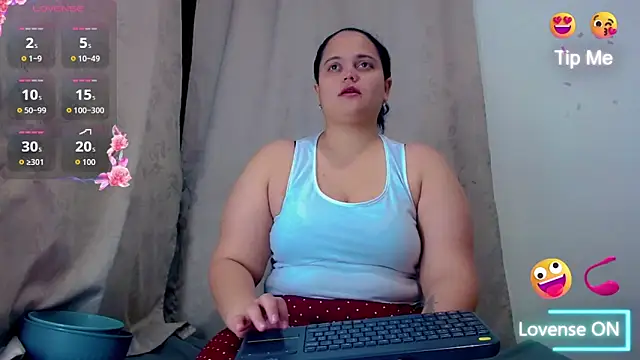 brunnette hot online show from 12-15-25, 10:21