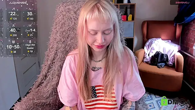 MalenaErnman online show from 04-12-26, 10:40