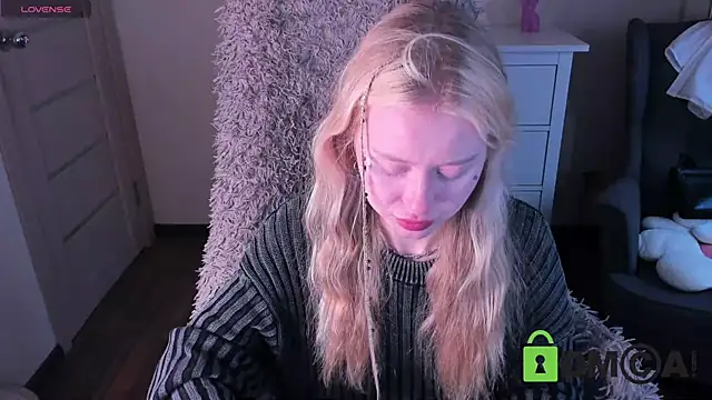 Snapshot of MalenaErnman chatting on 09-21-25, 10:31 MalenaErnman online show from 09-21-25, 10:31