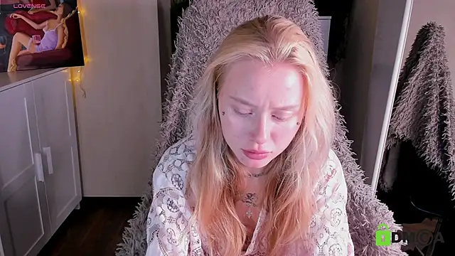 Snapshot of MalenaErnman chatting on 09-09-25, 07:40 MalenaErnman online show from 09-09-25, 07:40