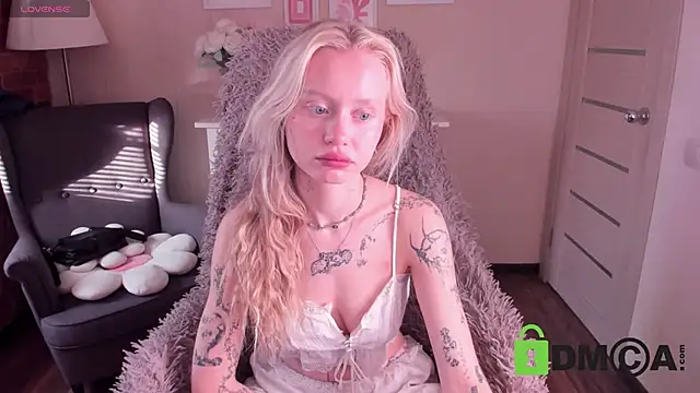 MalenaErnman online show from 11-15-25, 10:41