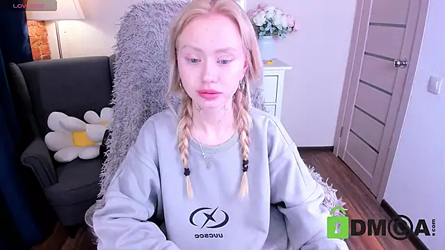 Snapshot of MalenaErnman chatting on 03-02-25, 10:37 MalenaErnman online show from 03-02-25, 10:37