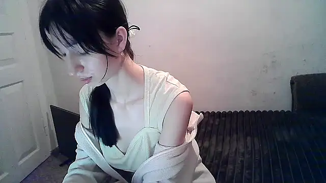 ElizaSwon online show from 10-05-25, 03:14