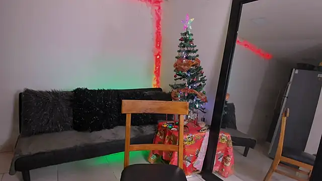 Snapshot of Kyo_donglee chatting on 12-23-24, 10:23 Kyo donglee online show from 12-23-24, 10:23