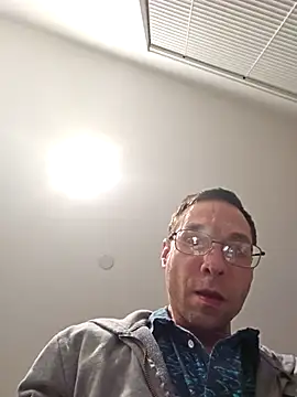 Iliketocooksquirt25 online show from 04-18-26, 06:05