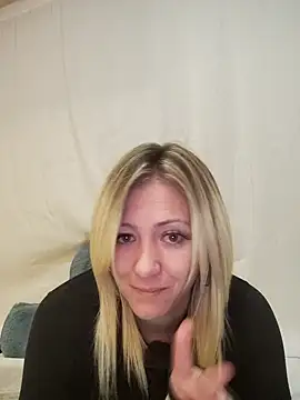 Snapshot of SallyCumLaude chatting on 02-16-25, 07:15 SallyCumLaude online show from 02-16-25, 07:15