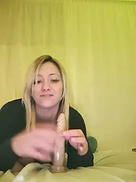 Snapshot of SallyCumLaude chatting on 02-16-25, 10:32 SallyCumLaude online show from 02-16-25, 10:32