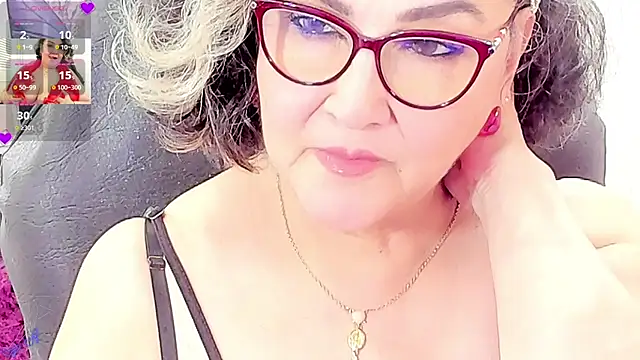 Snapshot of cataleya_mom chatting on 07-24-26, 10:06 cataleya mom online show from 07-24-26, 10:06