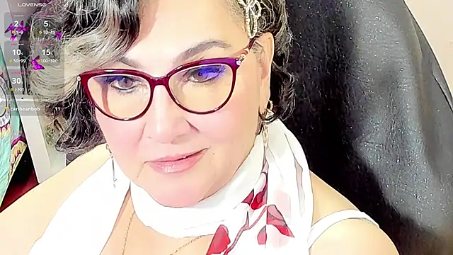 Snapshot of cataleya_mom chatting on 02-18-26, 03:15 cataleya mom online show from 02-18-26, 03:15