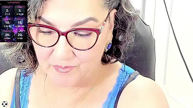 Snapshot of cataleya_mom chatting on 07-13-26, 02:00 cataleya mom online show from 07-13-26, 02:00