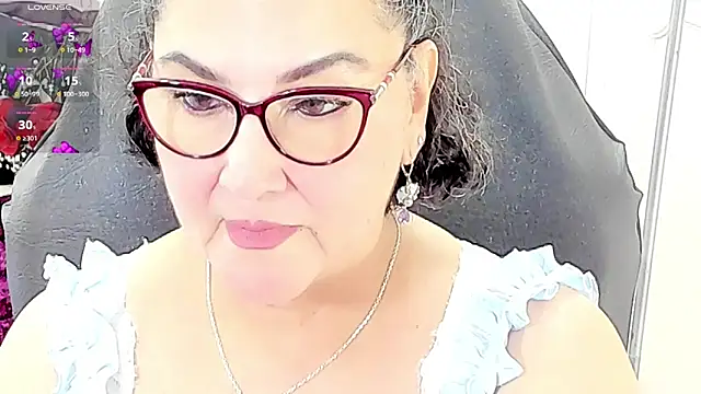 Snapshot of cataleya_mom chatting on 06-05-26, 01:32 cataleya mom online show from 06-05-26, 01:32