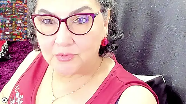 Snapshot of cataleya_mom chatting on 06-26-26, 01:44 cataleya mom online show from 06-26-26, 01:44