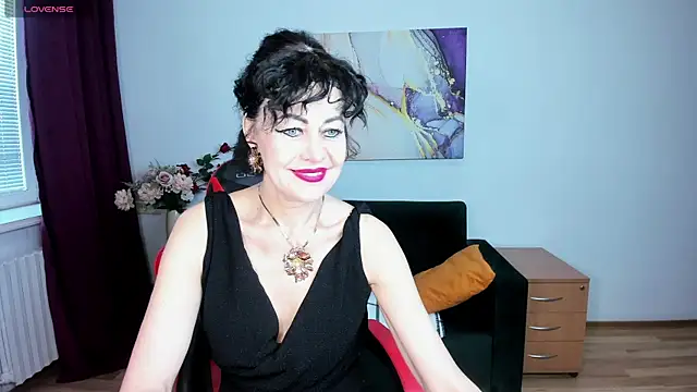 Silvia Wallec online show from 05-06-26, 05:44