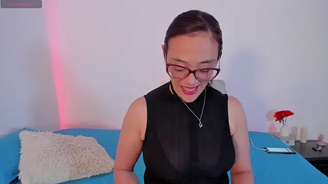 Jessica Herrera  online show from 04-28-26, 09:52