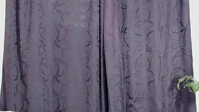 Jessica Herrera  online show from 11-30-25, 03:57