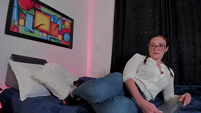 Jessica Herrera  online show from 12-01-25, 10:10