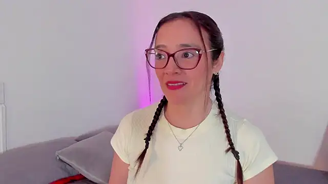 Jessica Herrera  online show from 05-26-26, 09:24