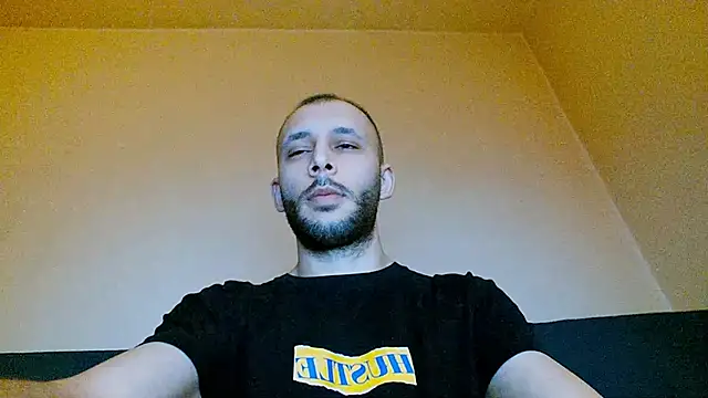 Snapshot of henryaxe chatting on 02-14-25, 11:09 henryaxe online show from 02-14-25, 11:09