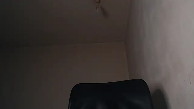 Snapshot of henryaxe chatting on 05-15-26, 11:41 henryaxe online show from 05-15-26, 11:41