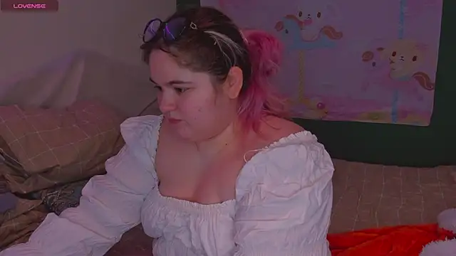 Freakcute  online show from 02-27-25, 05:26