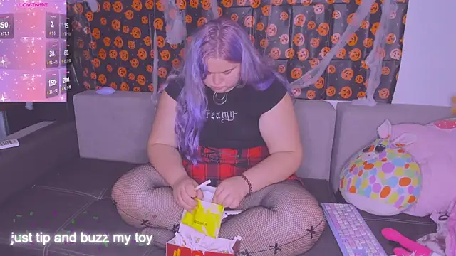 Freakcute  online show from 10-25-25, 05:13