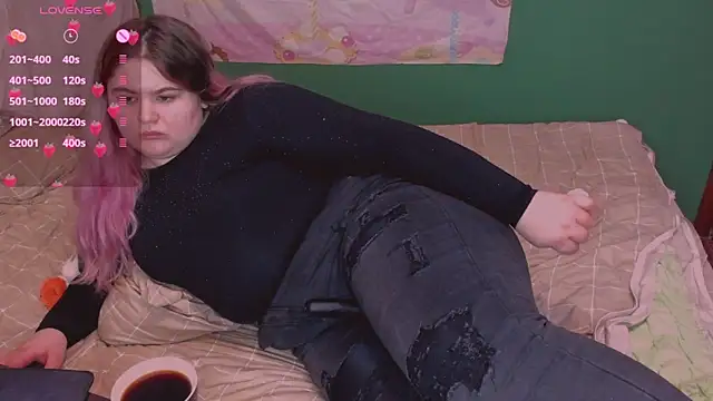 Freakcute  online show from 02-25-25, 07:16