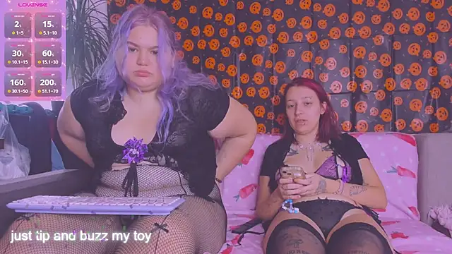 Freakcute  online show from 10-23-25, 02:27