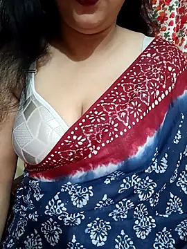 Snapshot of Priya_Boudi chatting on 04-28-26, 06:23 Priya Boudi online show from 04-28-26, 06:23