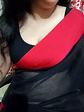 Snapshot of Priya_Boudi chatting on 04-26-26, 07:11 Priya Boudi online show from 04-26-26, 07:11