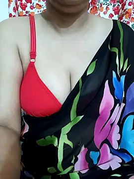 Snapshot of Priya_Boudi chatting on 04-21-26, 06:03 Priya Boudi online show from 04-21-26, 06:03