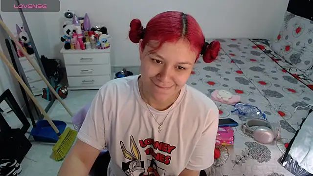 Snapshot of soniafuckboobs chatting on 05-13-26, 12:23 soniafuckboobs online show from 05-13-26, 12:23