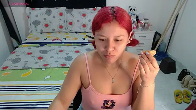 Snapshot of soniafuckboobs chatting on 05-12-26, 12:22 soniafuckboobs online show from 05-12-26, 12:22