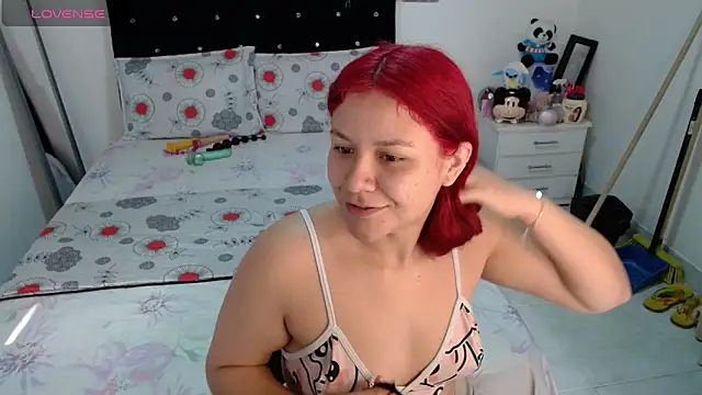 Snapshot of soniafuckboobs chatting on 04-28-26, 12:20 soniafuckboobs online show from 04-28-26, 12:20