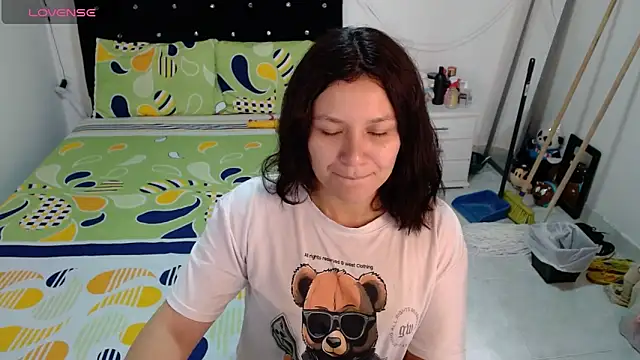 Snapshot of soniafuckboobs chatting on 05-25-26, 12:26 soniafuckboobs online show from 05-25-26, 12:26