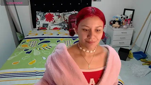 Snapshot of soniafuckboobs chatting on 04-24-26, 12:18 soniafuckboobs online show from 04-24-26, 12:18
