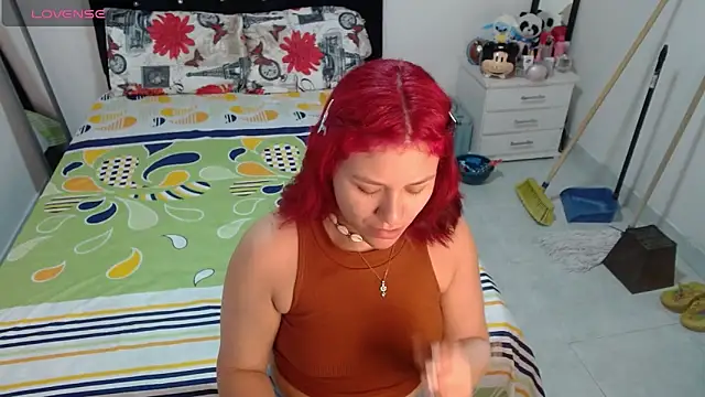 Snapshot of soniafuckboobs chatting on 04-23-26, 12:29 soniafuckboobs online show from 04-23-26, 12:29